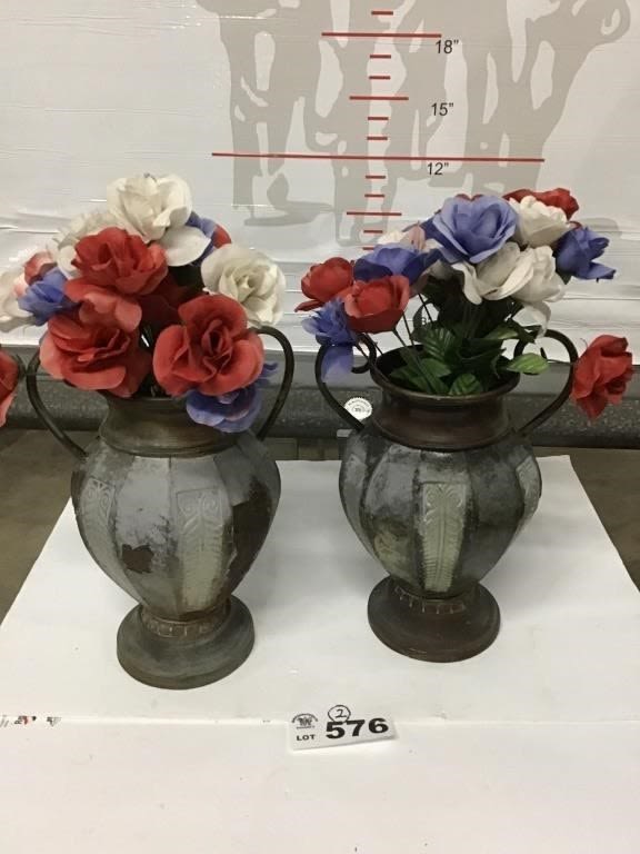 Lot 576: FLORAL ARRANGEMENTS