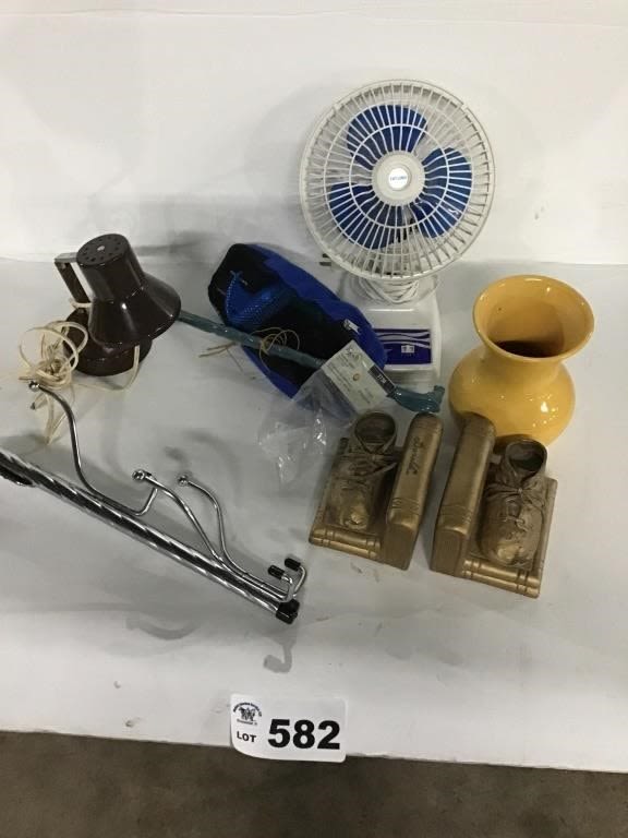 Lot 582: SMALL FAN, BOOK ENDS, LIGHT