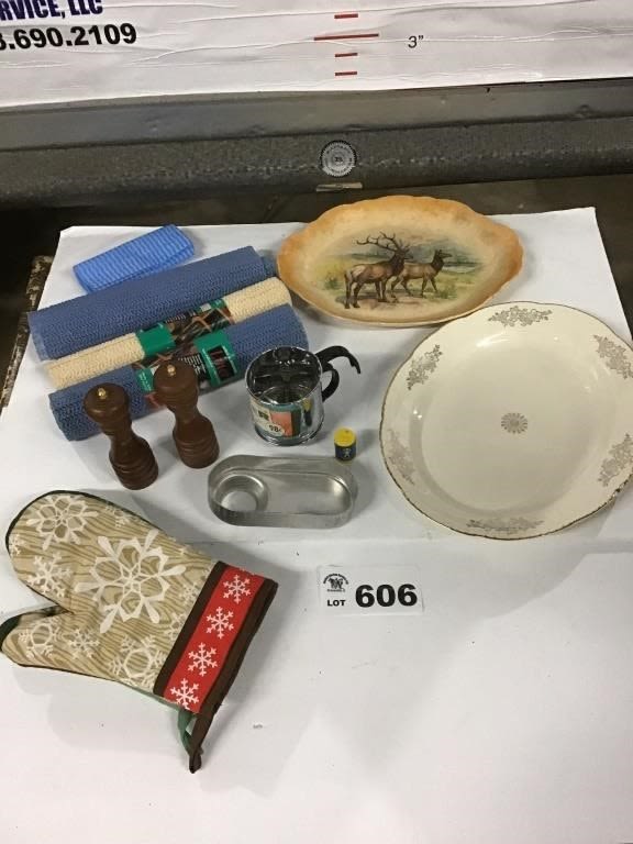 Lot 606: PLATTERS, SHELF LINER, POT HOLDERS, SIFTER S & P,