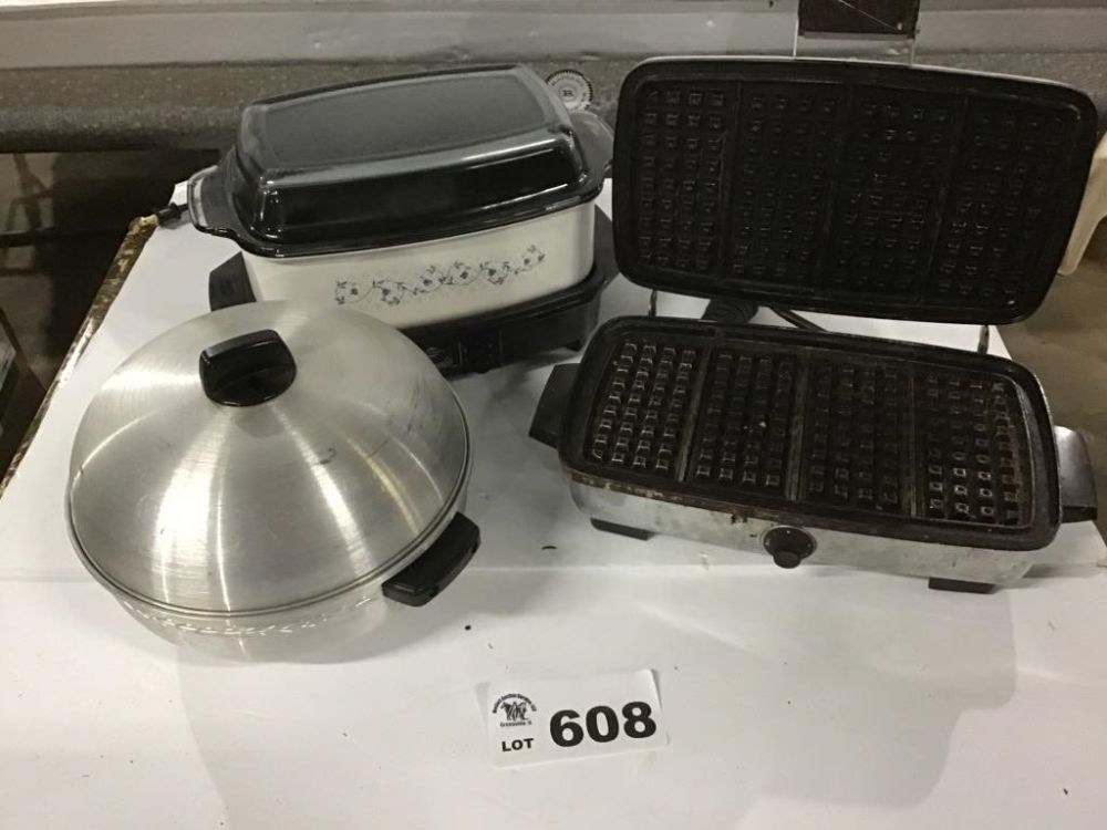 Lot 608: BUN WARMER, SLOW COOKER, WAFFLE IRON