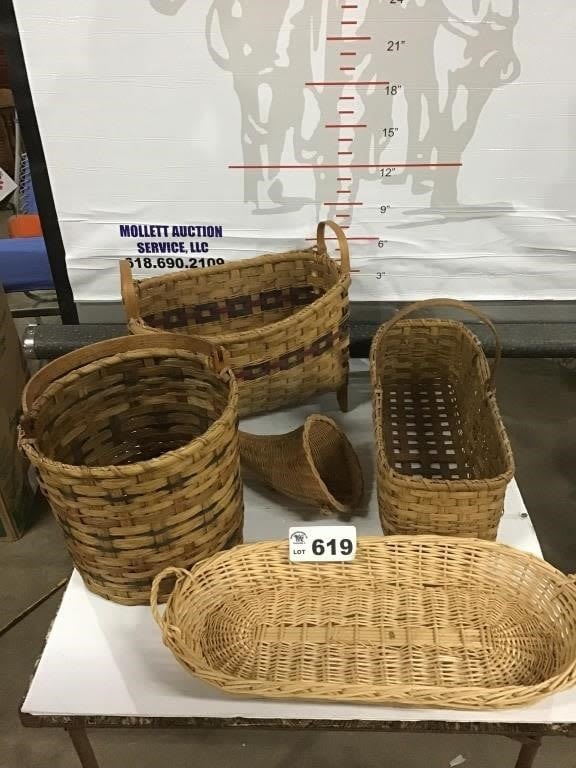 Lot 619: ASSORTMENT OF BASKETS