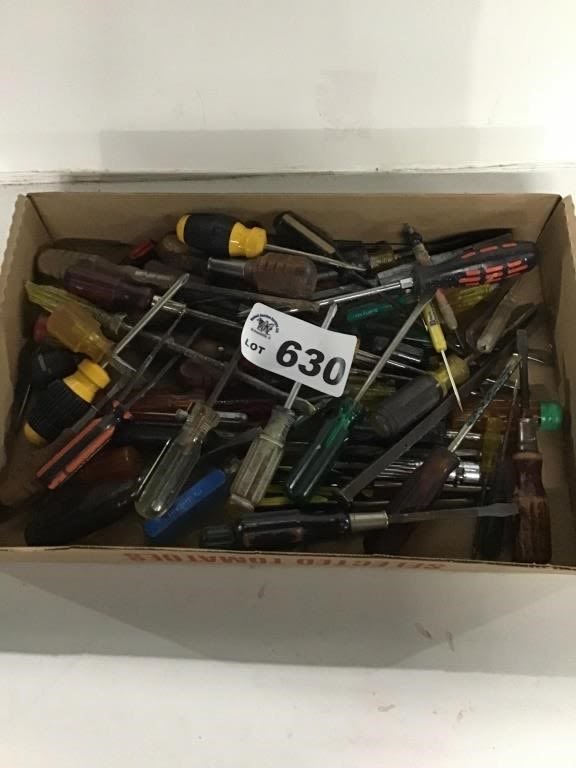 Lot 630: SCREWDRIVERS