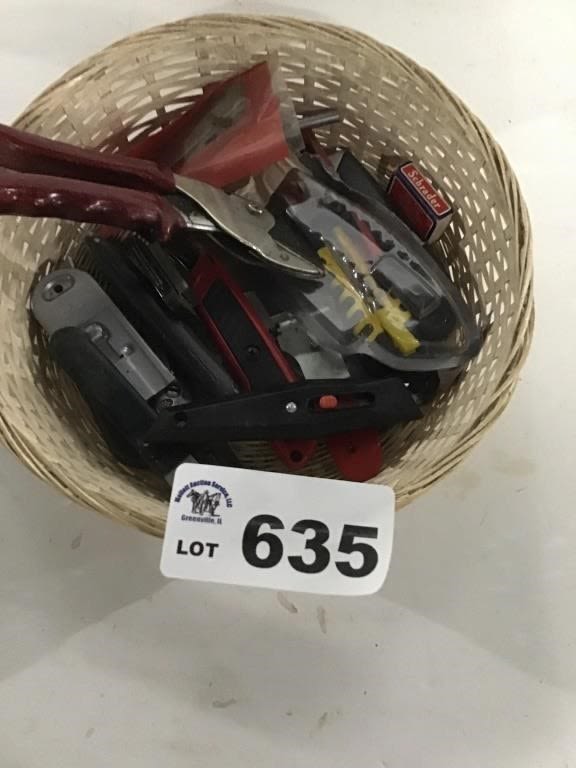 Lot 635: BOX CUTTERS,  UTILITY KNIVES