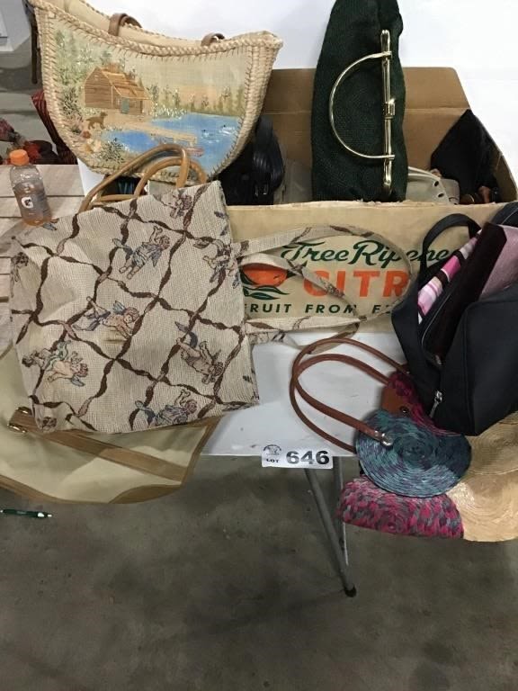 Lot 646: PURSES