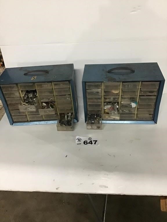 Lot 647: ORGANIZERS WITH CONTENTS