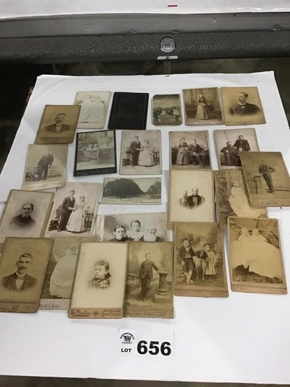 Lot 656: VINTAGE PICTURE POSTCARDS