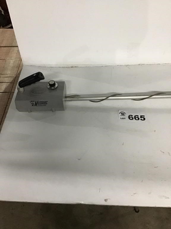 Lot 665: METAL DETECTOR