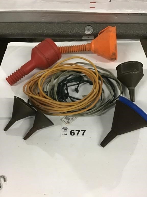 Lot 677: EXTENSION CORDS, FUNNELS