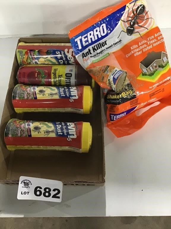 Lot 682: GARDEN CHEMICALS