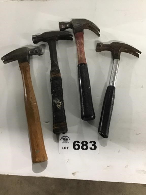Lot 683: CLAW HAMMERS