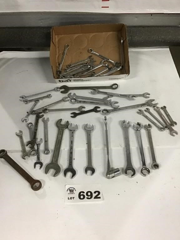 Lot 692: ASSORTMENT OF WRENCHES