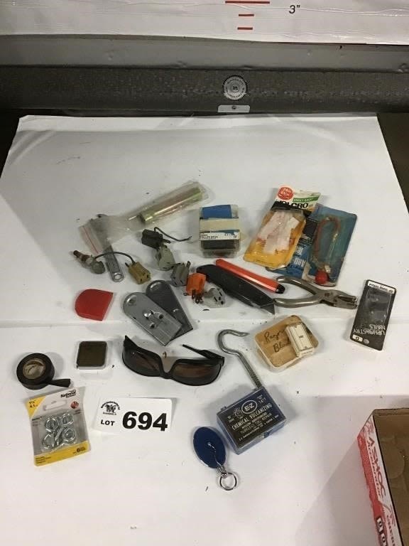 Lot 694: OUTLET EXTENSIONS, TOOLS, HARDWARE