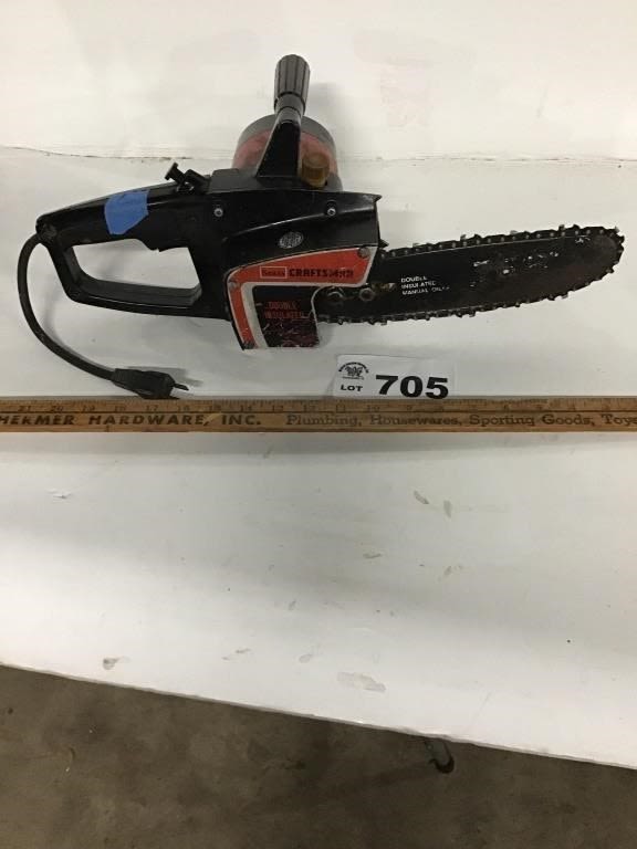 Lot 705: CRAFTSMAN ELECTRIC CHAINSAW