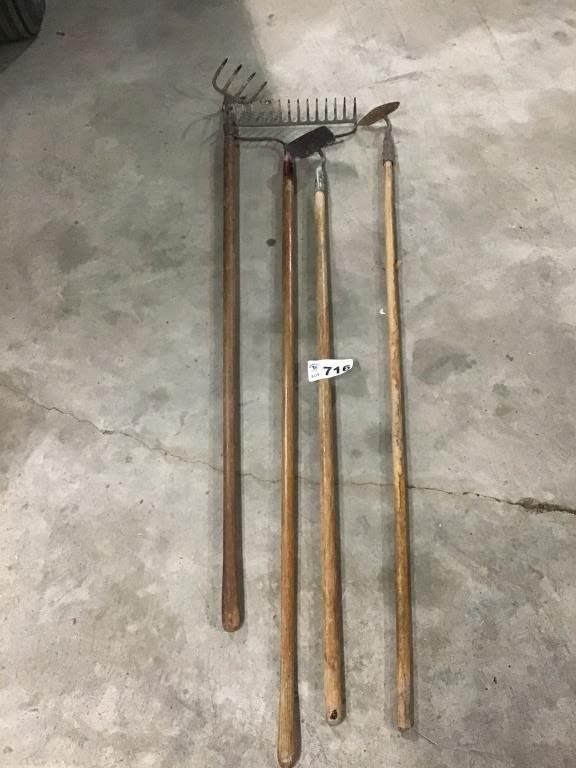Lot 716: RAKES, HOES