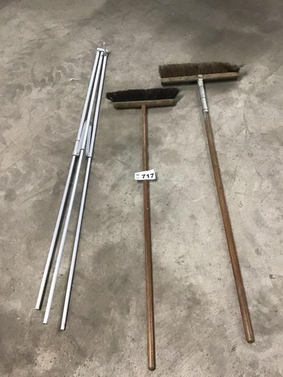Lot 717: SHOP BROOMS, TRIPOD