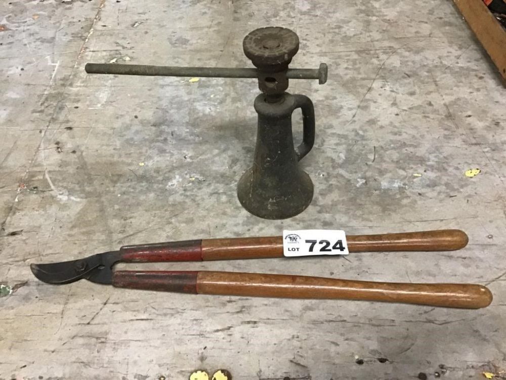 Lot 724: SCREW JACK, LOPPERS
