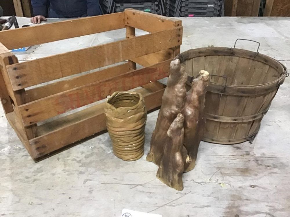 Lot 725: CRATE, BASKET, DECOR