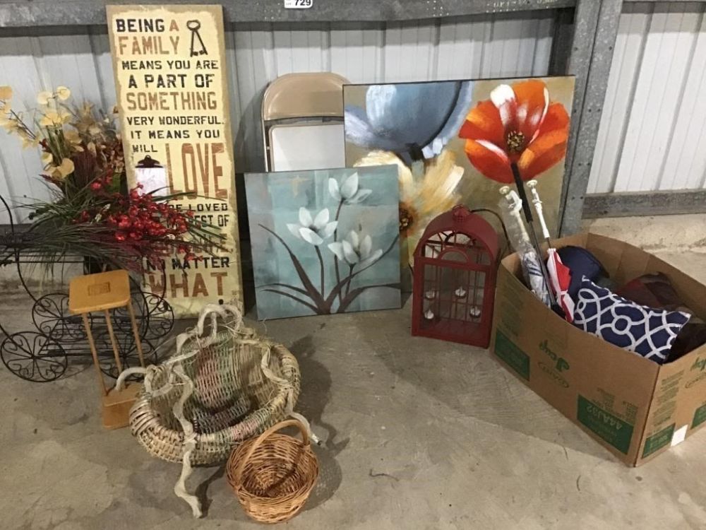 Lot 729: HOME DECOR LOT