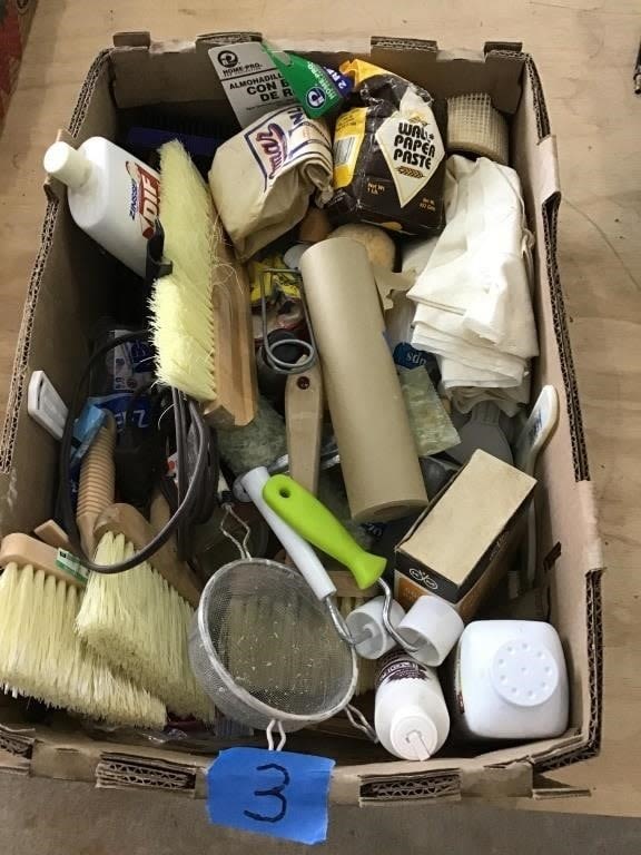Lot 3: PAINTING SUPPLIES