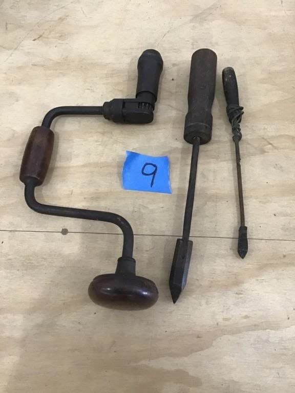 Lot 9: BRACE AND SOLDERING IRONS
