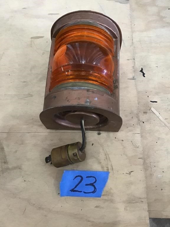 Lot 23: ELECTRIC LANTERN