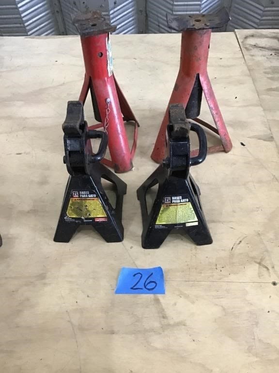 Lot 26: 2 SETS JACK STANDS