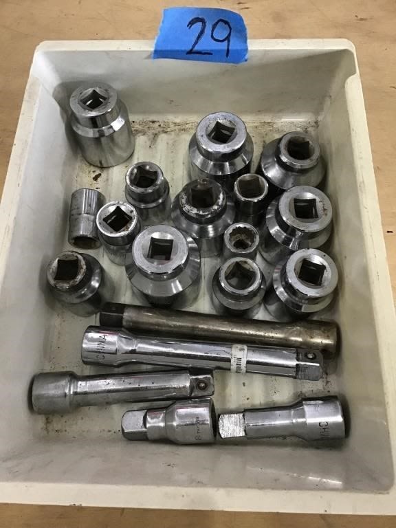 Lot 29: 3/4 DRIVE SOCKETS