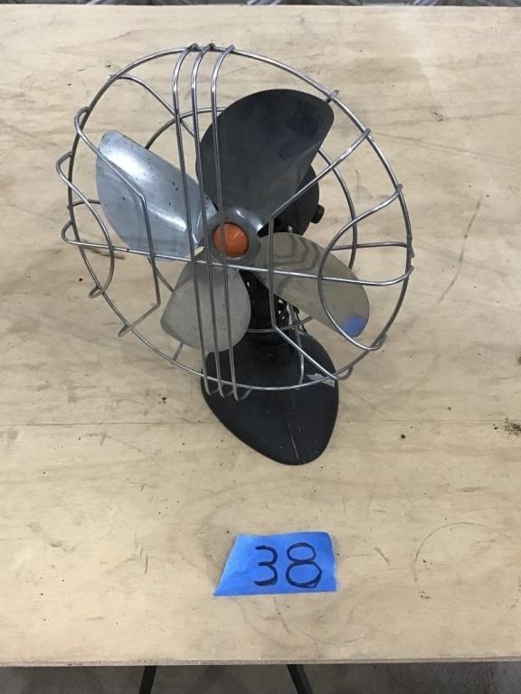Lot 38: VINTAGE FAN