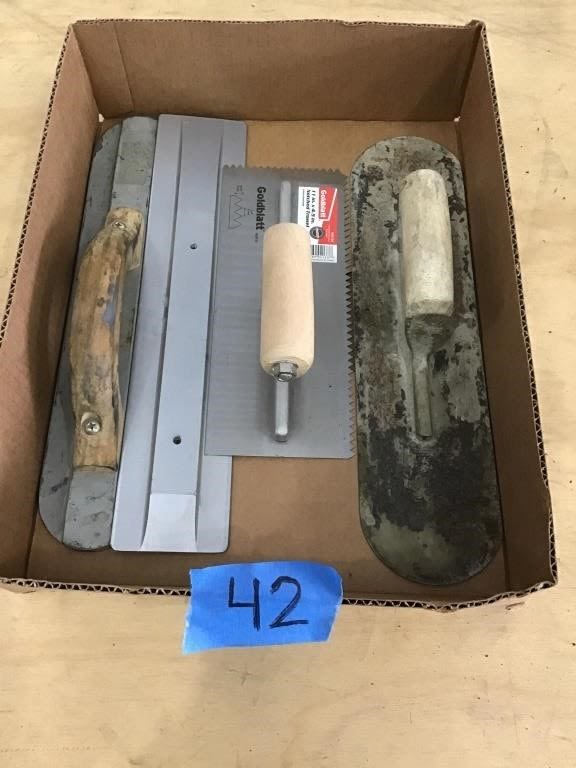 Lot 42: TROWELS