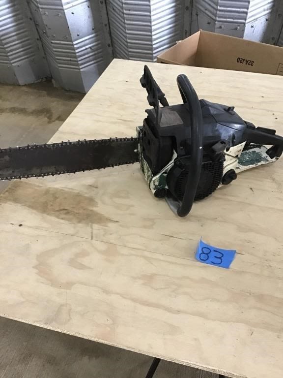 Lot 83: CHAIN SAW.  UNKNOWN BRAND