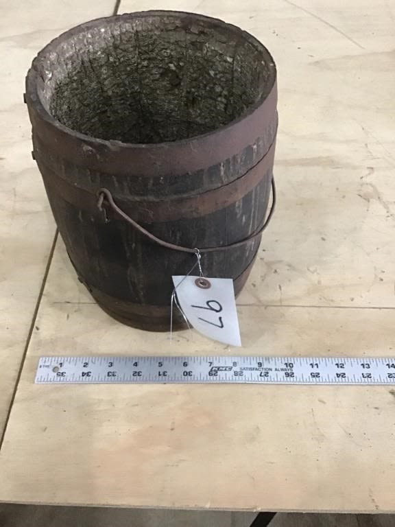 Lot 97: SMALL. WOODEN KEG