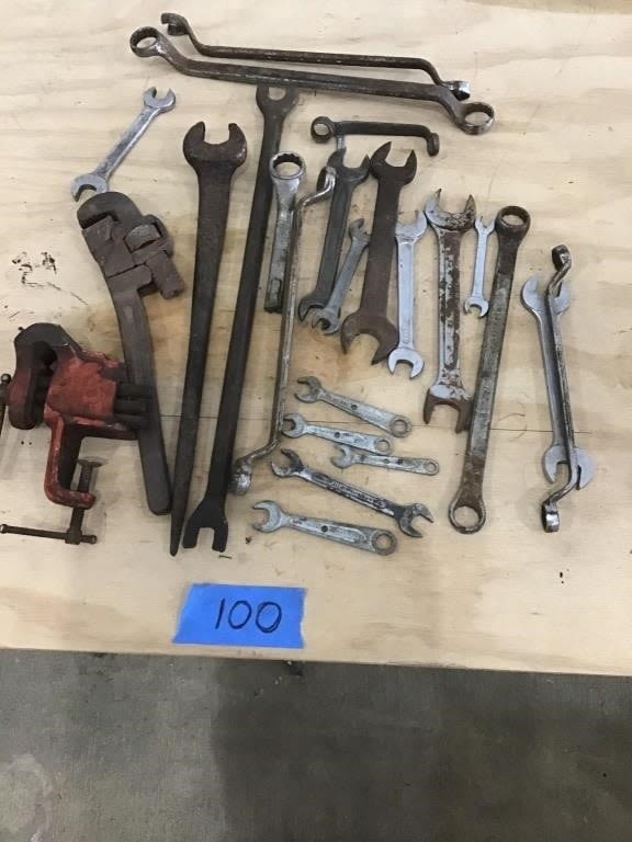 Lot 100: WRENCHES, SMALL VICE