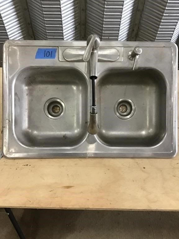 Lot 101: DOUBLE STAINLESS STEEL SINK