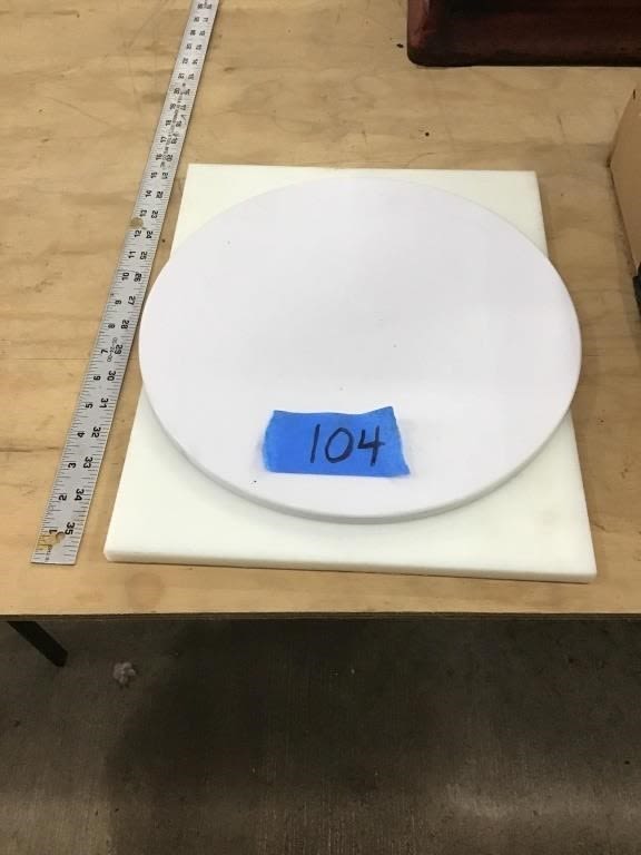 Lot 104: CUTTING BOARDS