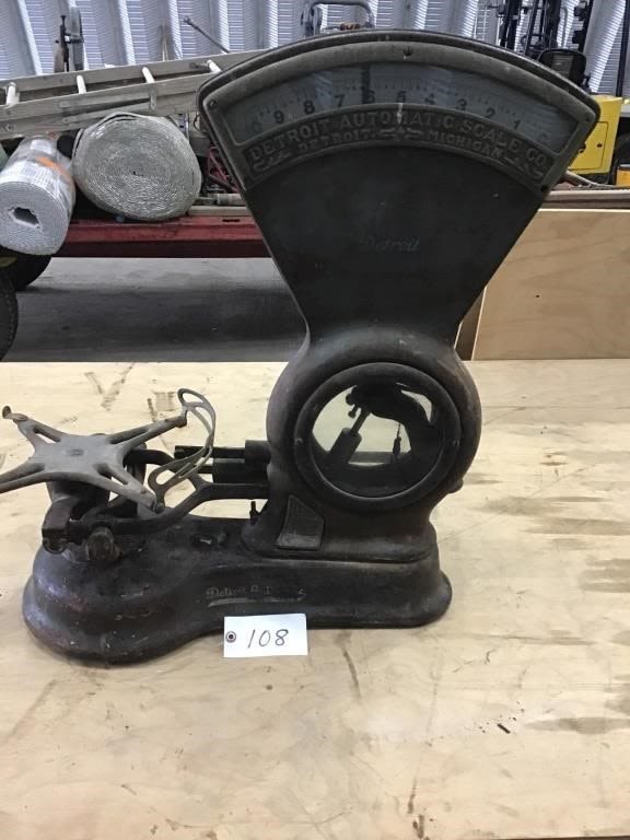 Lot 108: DETROIT AUTOMATIC SCALE