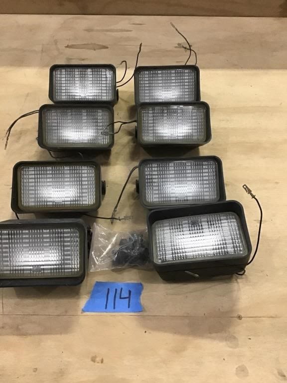 Lot 114: 8-3x5  HALOGEN LIGHTS