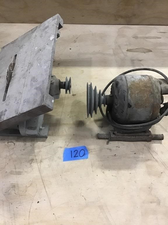 Lot 120: SMALL TABLE SAW AND MOTOR