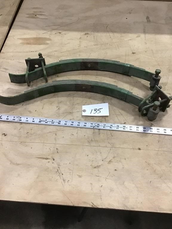 Lot 135: TRAILER LEAF SPRINGS