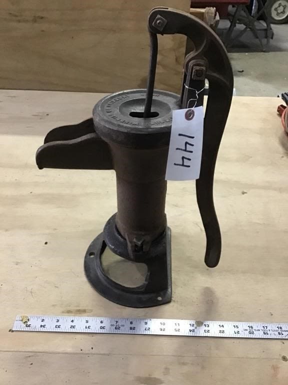 Lot 144: PITCHER PUMP
