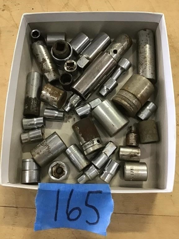 Lot 165: ASSORTMENT SOCKETS.