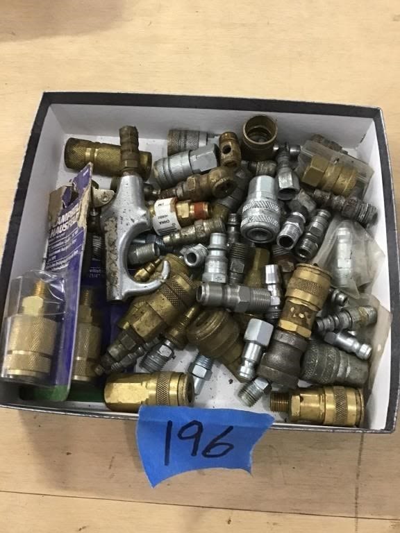 Lot 196: AIR COUPLERS, BLOW GUN