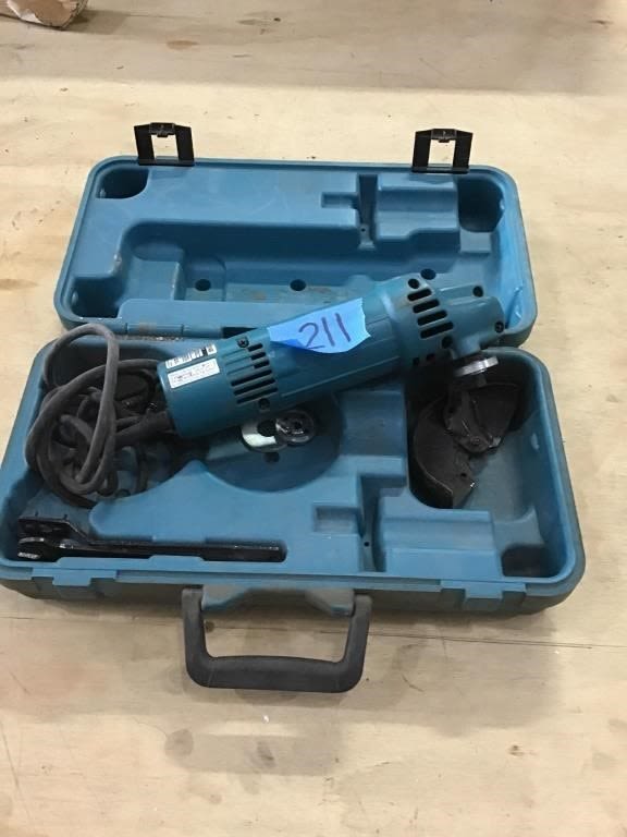 Lot 211: MAKITA GRINDER