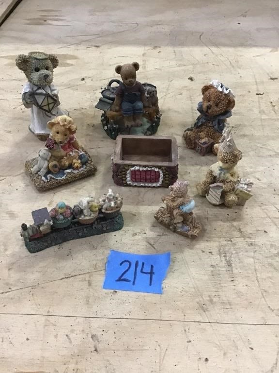 Lot 214: FIGURINES