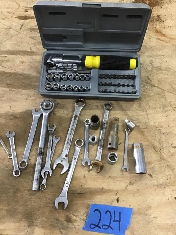 Lot 224: VARIOUS TOOLS