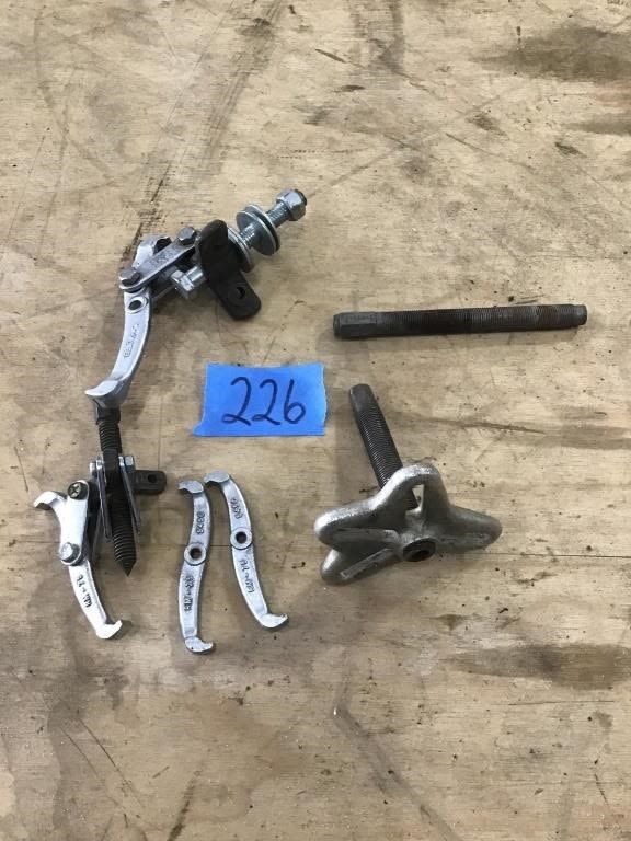 Lot 226: PULLERS