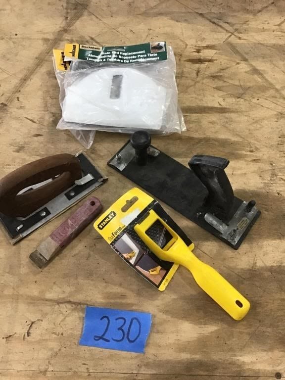 Lot 230: SANDING BLOCKS,