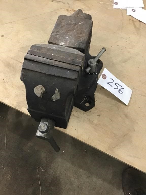 Lot 256: BABCO. 4. INCH VISE