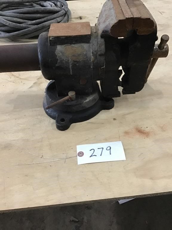 Lot 279: 5 INCH. VISE