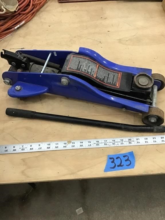 Lot 323: FLOOR JACK