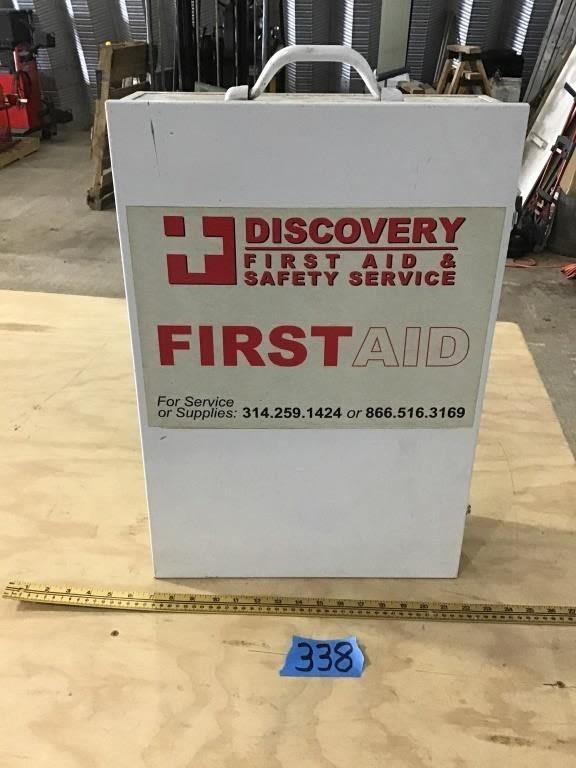 Lot 338: FIRST AID KIT
